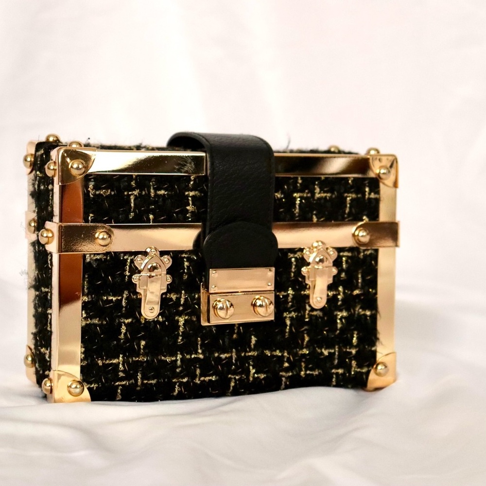 Clutch handbag